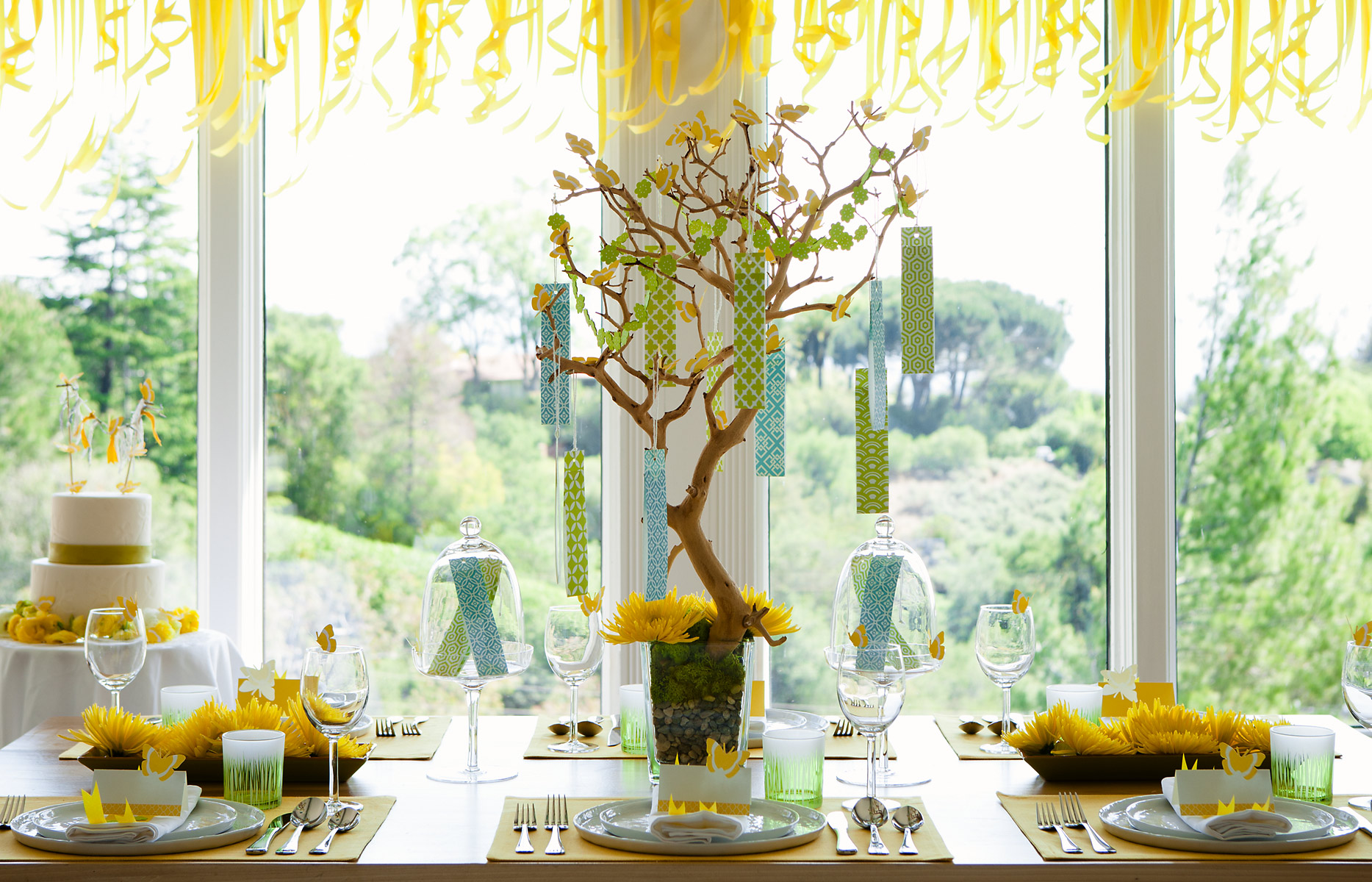 hh-table_with_wishing_tags_tree